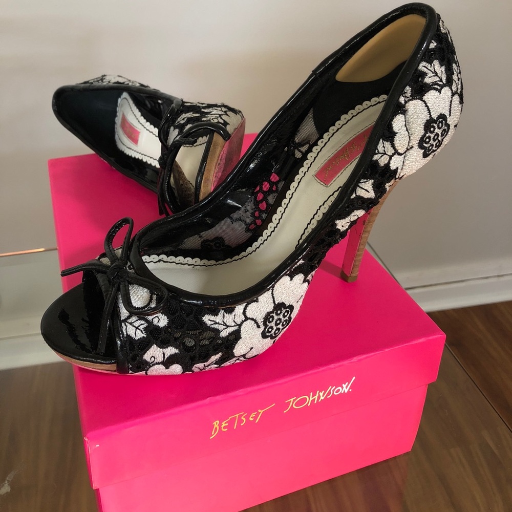Betsy Johnson sz 9